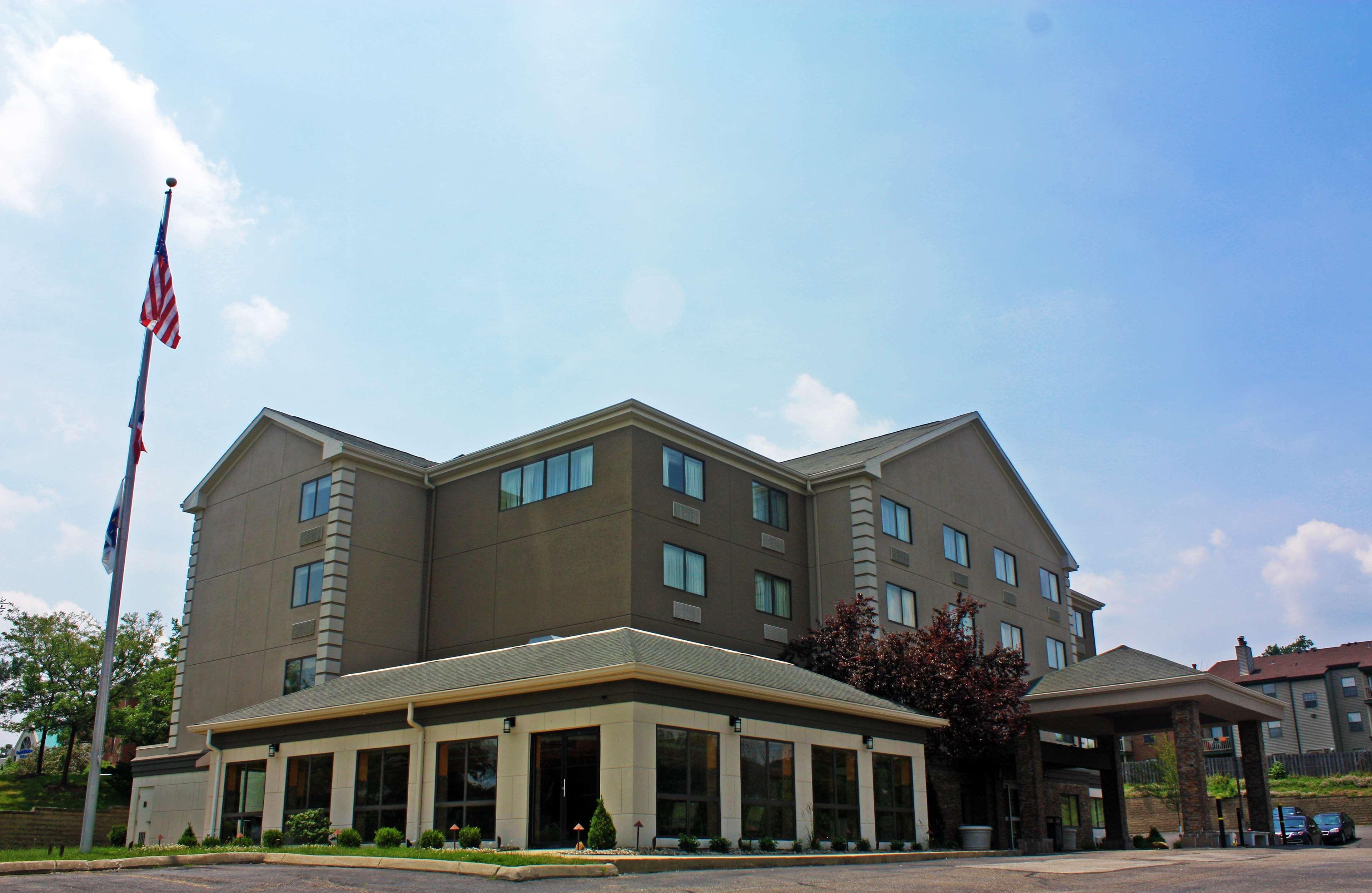 Comfort Inn & Suites Copley Akron Экстерьер фото