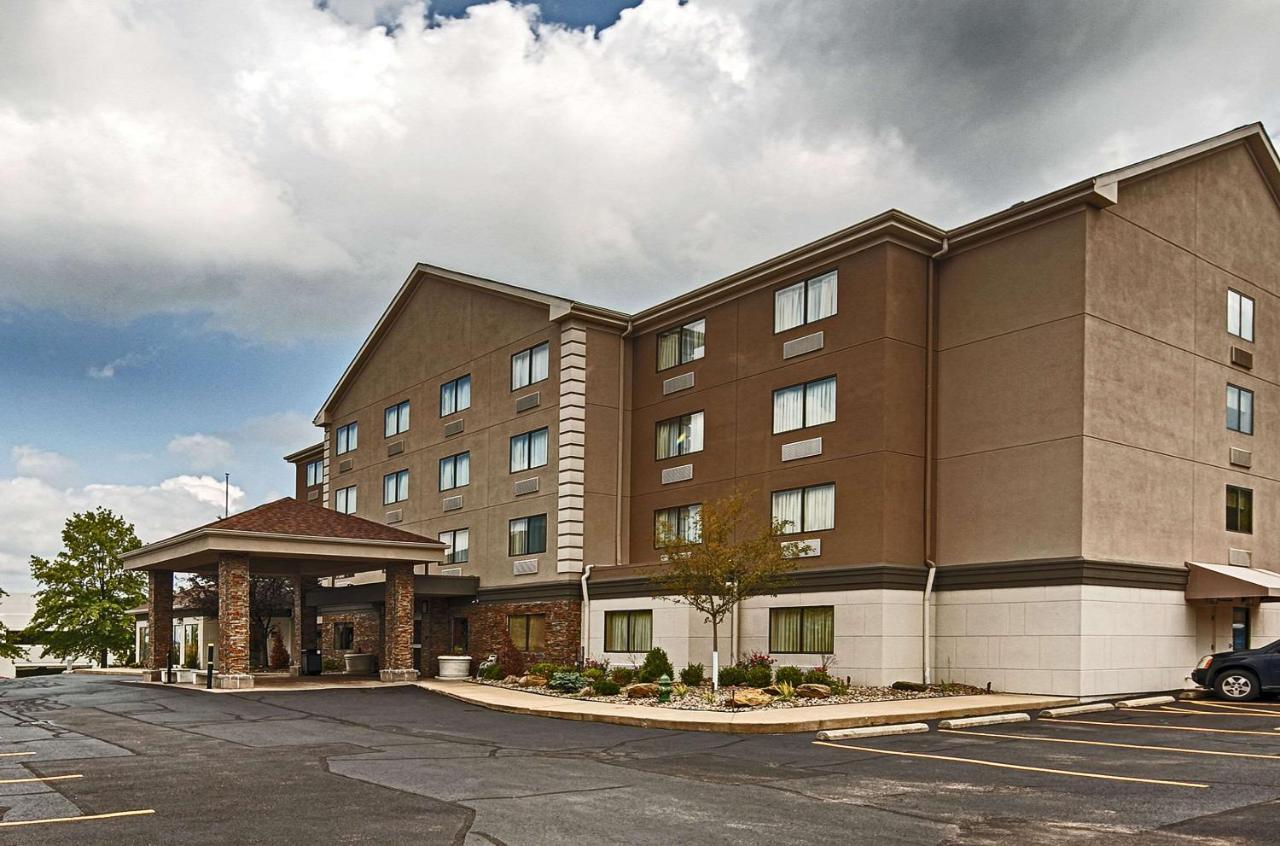 Comfort Inn & Suites Copley Akron Экстерьер фото