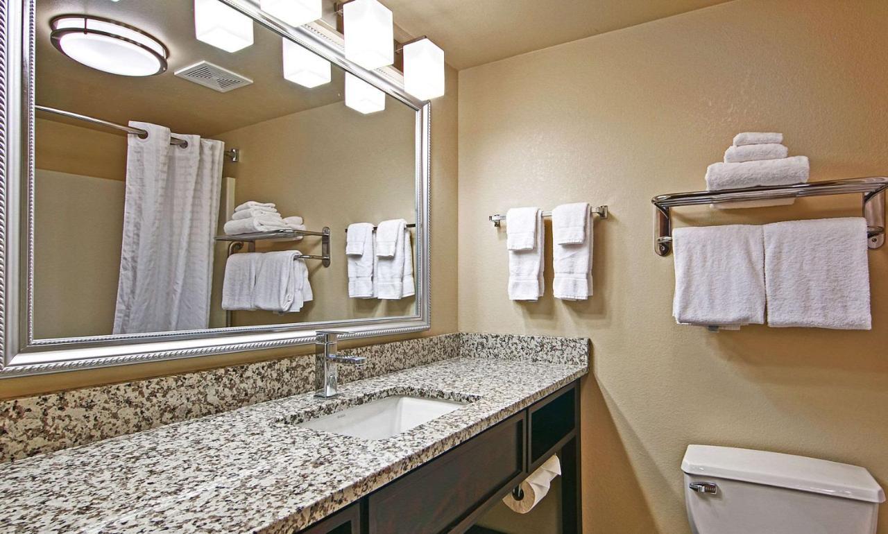 Comfort Inn & Suites Copley Akron Экстерьер фото