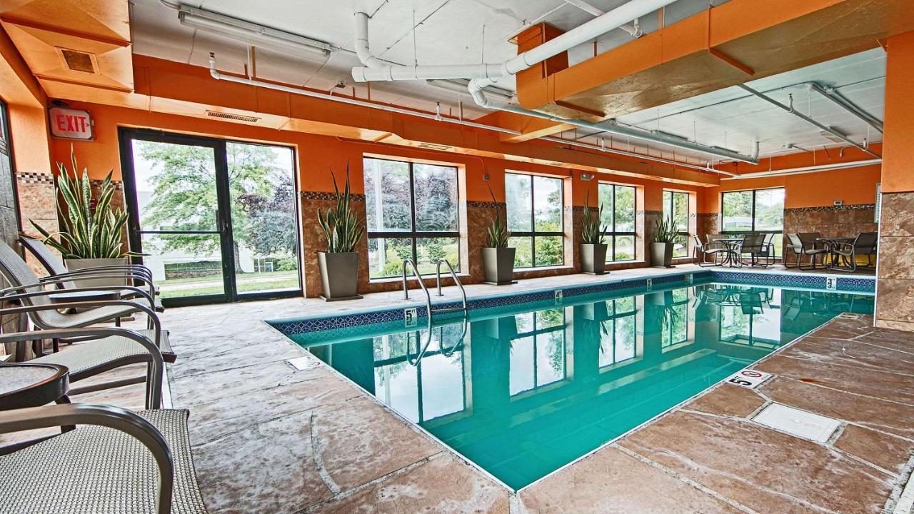 Comfort Inn & Suites Copley Akron Экстерьер фото