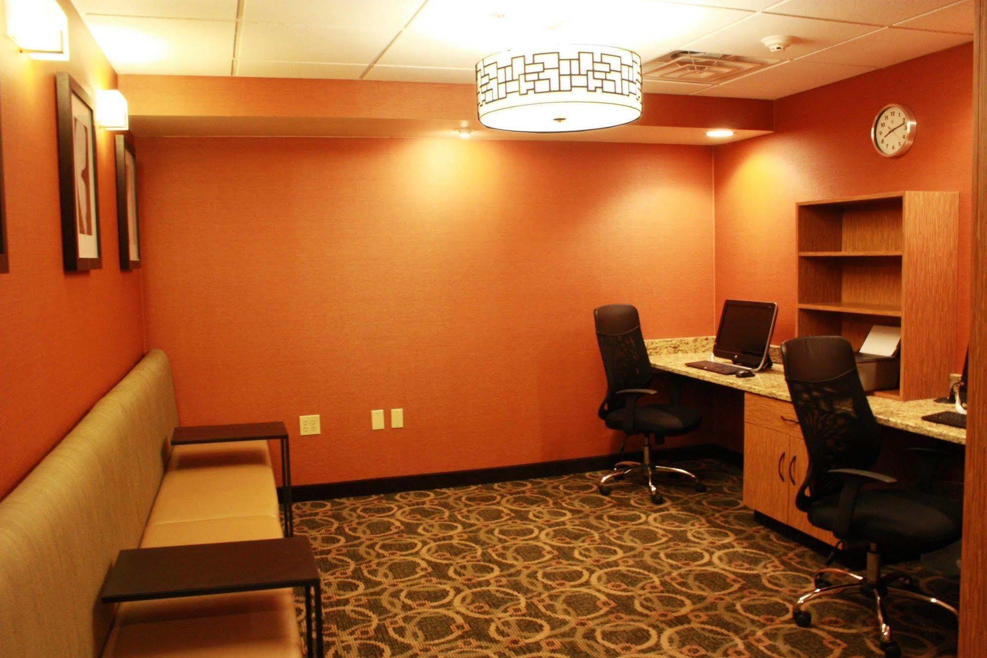 Comfort Inn & Suites Copley Akron Экстерьер фото